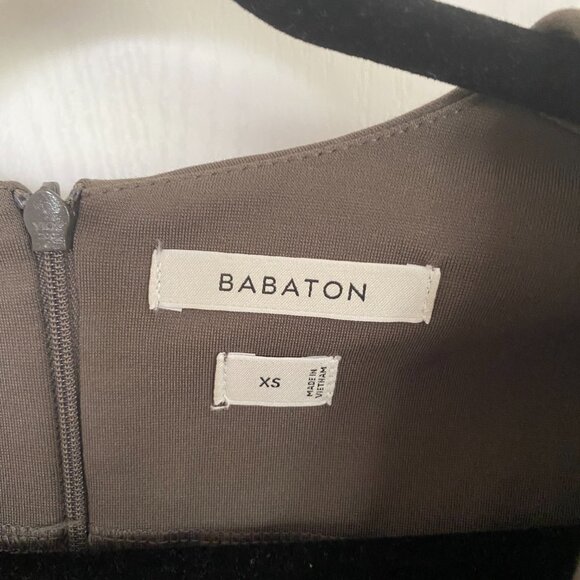 Babaton Grey V-Neck Bodysuit with Mid Length Sleeves and Back Zipper XS - Picture 4 of 10